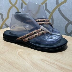 TAOS FOOTWEAR Primo Fabric Straps Thong FLIP FLOPS SANDALS size 9